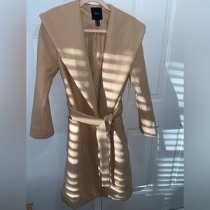 Gorgeous tan forever 21 trench coat